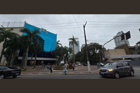 Apartamento para alugar com 198m², 3 quartos e 2 vagas Apartamento para alugar com 198m², 3 quartos e 2 vagasVista da Rua