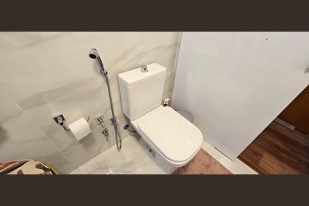 Apartamento para alugar com 198m², 3 quartos e 2 vagas Apartamento para alugar com 198m², 3 quartos e 2 vagasBanheiro da Suíte 1