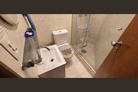 Apartamento para alugar com 198m², 3 quartos e 2 vagas Apartamento para alugar com 198m², 3 quartos e 2 vagasBanheiro de serviço