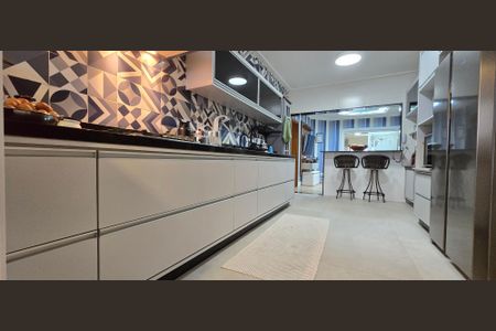 Apartamento para alugar com 198m², 3 quartos e 2 vagas Apartamento para alugar com 198m², 3 quartos e 2 vagasCozinha