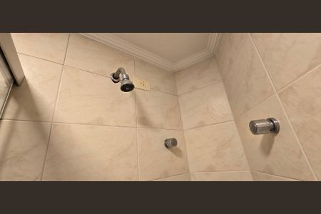 Apartamento para alugar com 198m², 3 quartos e 2 vagas Apartamento para alugar com 198m², 3 quartos e 2 vagasBanheiro da Suíte 2