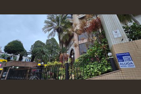 Apartamento para alugar com 198m², 3 quartos e 2 vagas Apartamento para alugar com 198m², 3 quartos e 2 vagasFachada ADESIVO INSTALADO