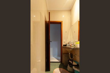 Casa à venda com 180m², 3 quartos e 2 vagas Casa à venda com 180m², 3 quartos e 2 vagasBanheiro Social