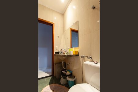 Casa à venda com 180m², 3 quartos e 2 vagas Casa à venda com 180m², 3 quartos e 2 vagasBanheiro Social