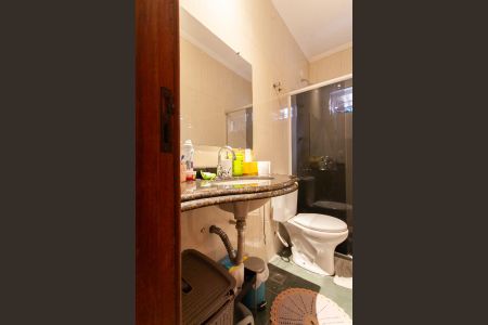 Casa à venda com 180m², 3 quartos e 2 vagas Casa à venda com 180m², 3 quartos e 2 vagasBanheiro Social