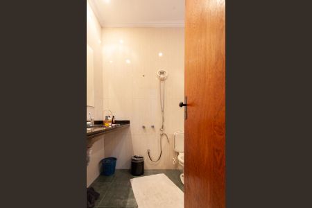 Casa à venda com 180m², 3 quartos e 2 vagas Casa à venda com 180m², 3 quartos e 2 vagasBanheiro da Suíte