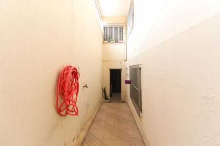 Casa à venda com 245m², 4 quartos e 3 vagas Casa à venda com 245m², 4 quartos e 3 vagasCorredor Externo