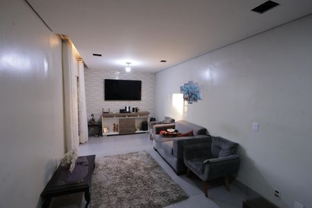 Casa à venda com 300m², 3 quartos e 1 vagaSala