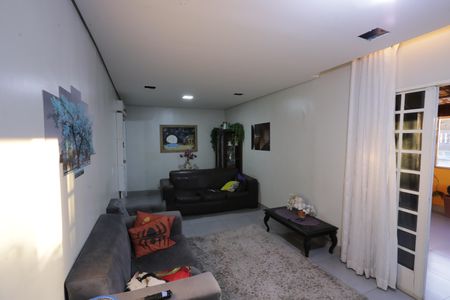 Casa à venda com 300m², 3 quartos e 1 vagaSala