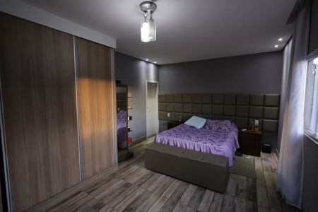 Casa à venda com 300m², 3 quartos e 1 vagaSuíte