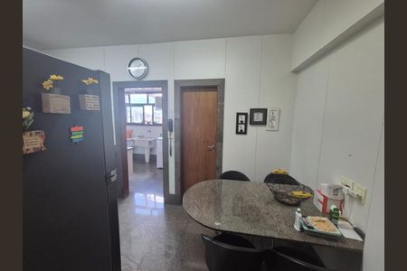 Apartamento à venda com 180m², 4 quartos e 3 vagas