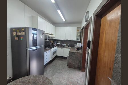 Apartamento à venda com 180m², 4 quartos e 3 vagas