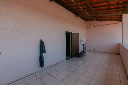 Casa à venda com 360m², 5 quartos e 4 vagas Casa à venda com 360m², 5 quartos e 4 vagasVista do Quarto 2