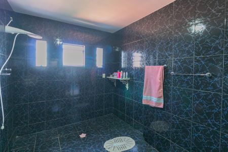 Casa à venda com 360m², 5 quartos e 4 vagas Casa à venda com 360m², 5 quartos e 4 vagasBanheiro