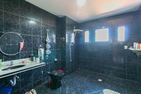 Casa à venda com 360m², 5 quartos e 4 vagas Casa à venda com 360m², 5 quartos e 4 vagasBanheiro