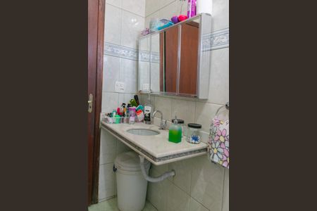 Casa à venda com 360m², 5 quartos e 4 vagas Casa à venda com 360m², 5 quartos e 4 vagasBanheiro 2