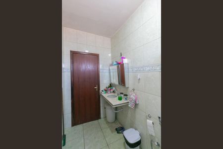 Casa à venda com 360m², 5 quartos e 4 vagas Casa à venda com 360m², 5 quartos e 4 vagasBanheiro 2