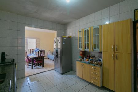 Casa à venda com 360m², 5 quartos e 4 vagas Casa à venda com 360m², 5 quartos e 4 vagasCozinha