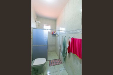 Casa à venda com 360m², 5 quartos e 4 vagas Casa à venda com 360m², 5 quartos e 4 vagasBanheiro 2