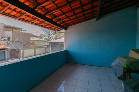 Casa à venda com 360m², 5 quartos e 4 vagas Casa à venda com 360m², 5 quartos e 4 vagasVista do Quarto 1
