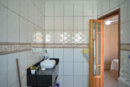 Casa à venda com 300m², 3 quartos e 4 vagasBanheiro da Suíte