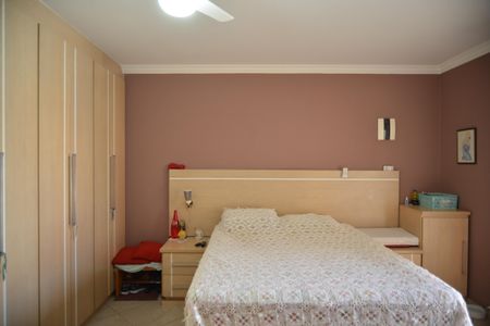 Casa à venda com 300m², 3 quartos e 4 vagas Suíte