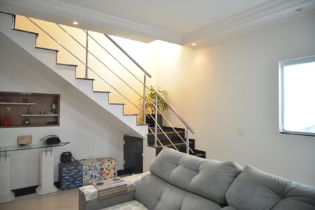 Casa à venda com 300m², 3 quartos e 4 vagasSala