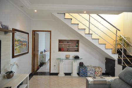 Casa à venda com 300m², 3 quartos e 4 vagasSala