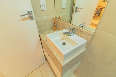 Casa à venda com 415m², 4 quartos e 4 vagas Casa à venda com 415m², 4 quartos e 4 vagasBanheiro/Suite 1
