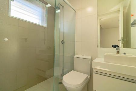 Casa à venda com 415m², 4 quartos e 4 vagas Casa à venda com 415m², 4 quartos e 4 vagasBanheiro /Suite 2