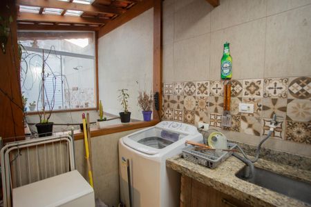 Casa à venda com 240m², 3 quartos e 2 vagas Casa à venda com 240m², 3 quartos e 2 vagasÁrea de Serviço