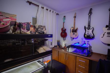 Casa à venda com 240m², 3 quartos e 2 vagas Casa à venda com 240m², 3 quartos e 2 vagasEscritório