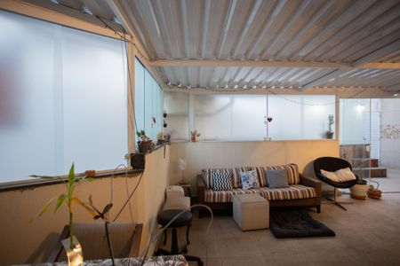 Casa à venda com 240m², 3 quartos e 2 vagas Casa à venda com 240m², 3 quartos e 2 vagasÁrea comum