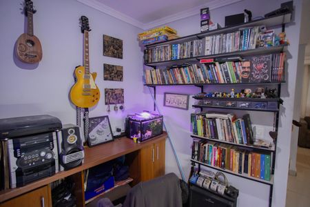 Casa à venda com 240m², 3 quartos e 2 vagas Casa à venda com 240m², 3 quartos e 2 vagasEscritório