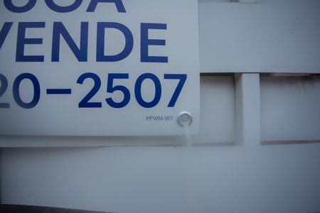 Casa à venda com 240m², 3 quartos e 2 vagas Casa à venda com 240m², 3 quartos e 2 vagasPFWM-367