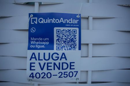 Casa à venda com 240m², 3 quartos e 2 vagas Casa à venda com 240m², 3 quartos e 2 vagasPlaca