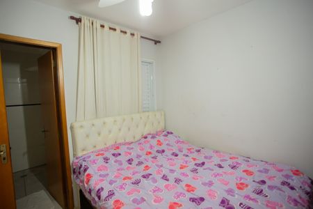 Casa à venda com 240m², 3 quartos e 2 vagas Casa à venda com 240m², 3 quartos e 2 vagasQuarto 2