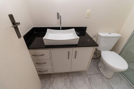 Apartamento à venda com 56m², 2 quartos e 2 vagas Apartamento à venda com 56m², 2 quartos e 2 vagasBanheiro da Suíte