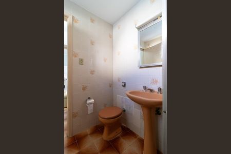 Casa à venda com 240m², 3 quartos e 3 vagasBanheiro da Suíte 1