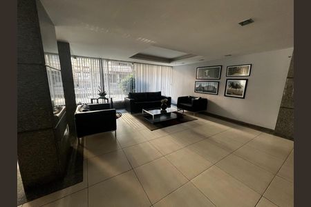 Apartamento à venda com 175m², 2 quartos e 2 vagas Apartamento à venda com 175m², 2 quartos e 2 vagasHall
