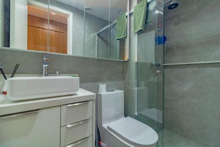 Apartamento à venda com 59m², 2 quartos e 1 vaga Apartamento à venda com 59m², 2 quartos e 1 vaga
Banheiro