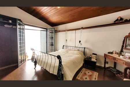 Casa à venda com 212m², 3 quartos e 2 vagasSuite