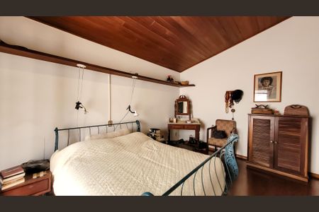 Casa à venda com 212m², 3 quartos e 2 vagasSuite