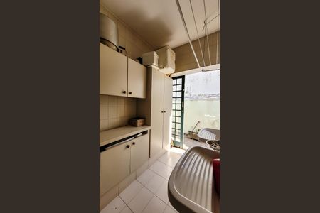 Casa à venda com 212m², 3 quartos e 2 vagasLavanderia