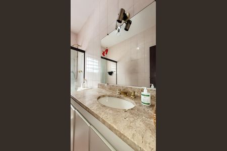 Casa à venda com 212m², 3 quartos e 2 vagasBanheiro Social