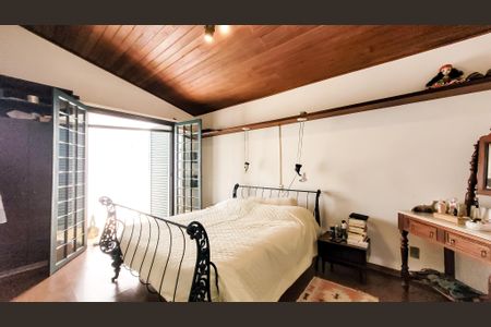 Casa à venda com 212m², 3 quartos e 2 vagasSuite