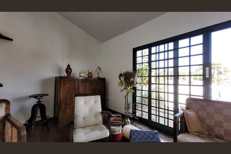 Casa à venda com 212m², 3 quartos e 2 vagasSala