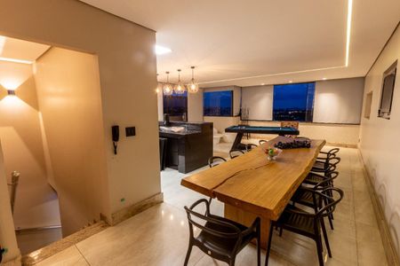 Apartamento à venda com 260m², 4 quartos e 3 vagas