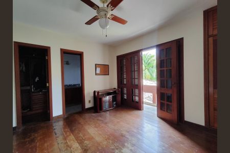 Casa à venda com 544m², 5 quartos e 3 vagas Casa à venda com 544m², 5 quartos e 3 vagasSuíte 3