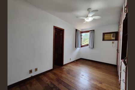 Casa à venda com 544m², 5 quartos e 3 vagas Casa à venda com 544m², 5 quartos e 3 vagasSuíte 5 (Canadense)